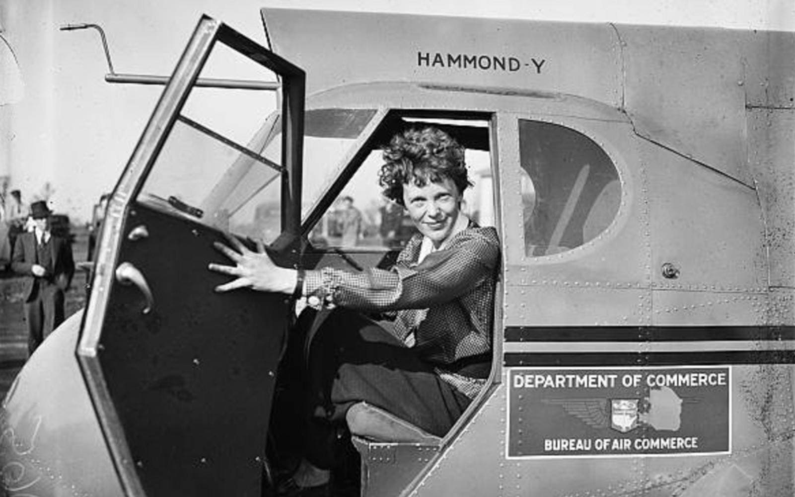 Cover Image for Batch of declassified US govt records on aviator Amelia Earhart released