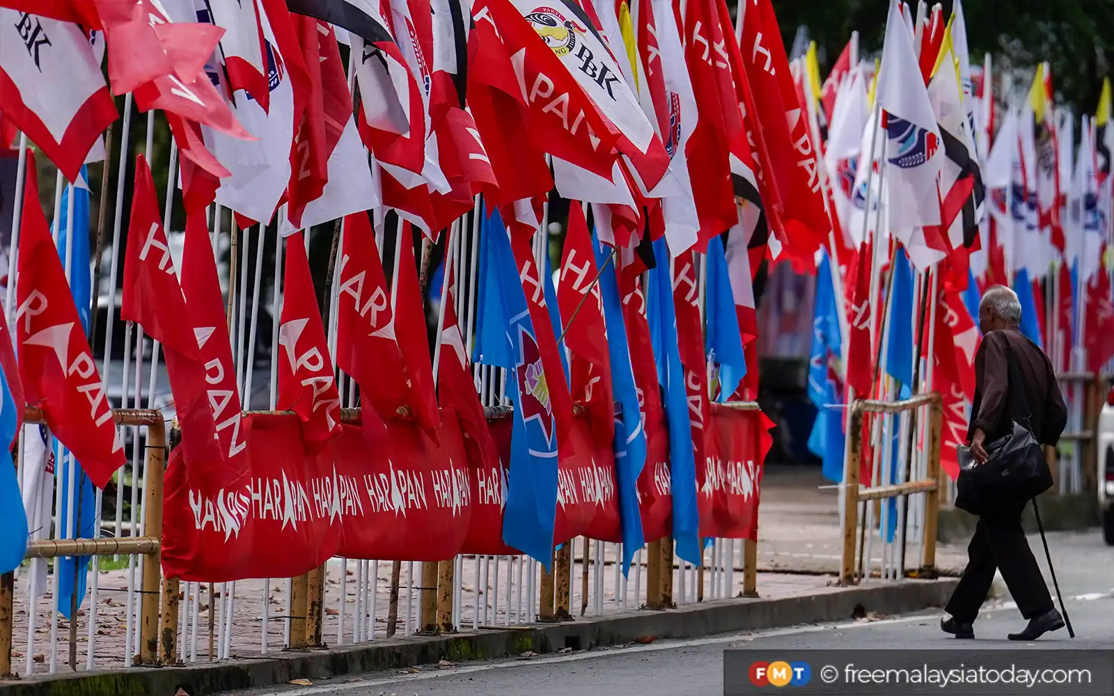 Cover Image for ‘Paling penting boleh berkhidmat’, PM ulas desakan parti tempatan tadbir Sabah