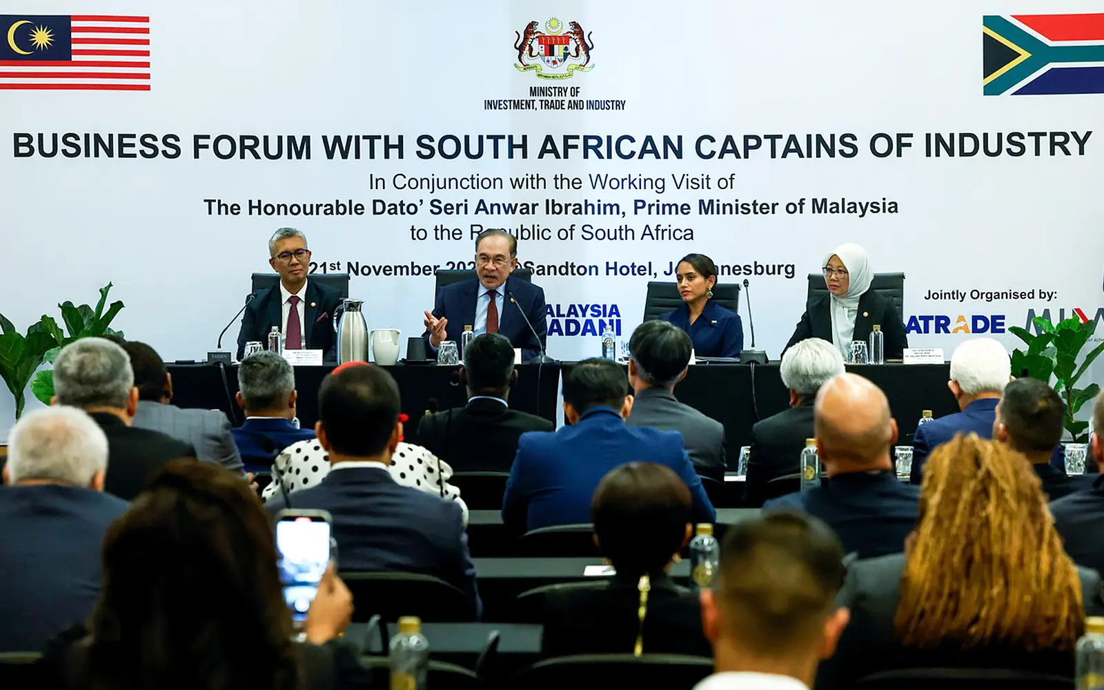 Cover Image for Malaysia a bridge to Asia for South Africa’s industries, says PM