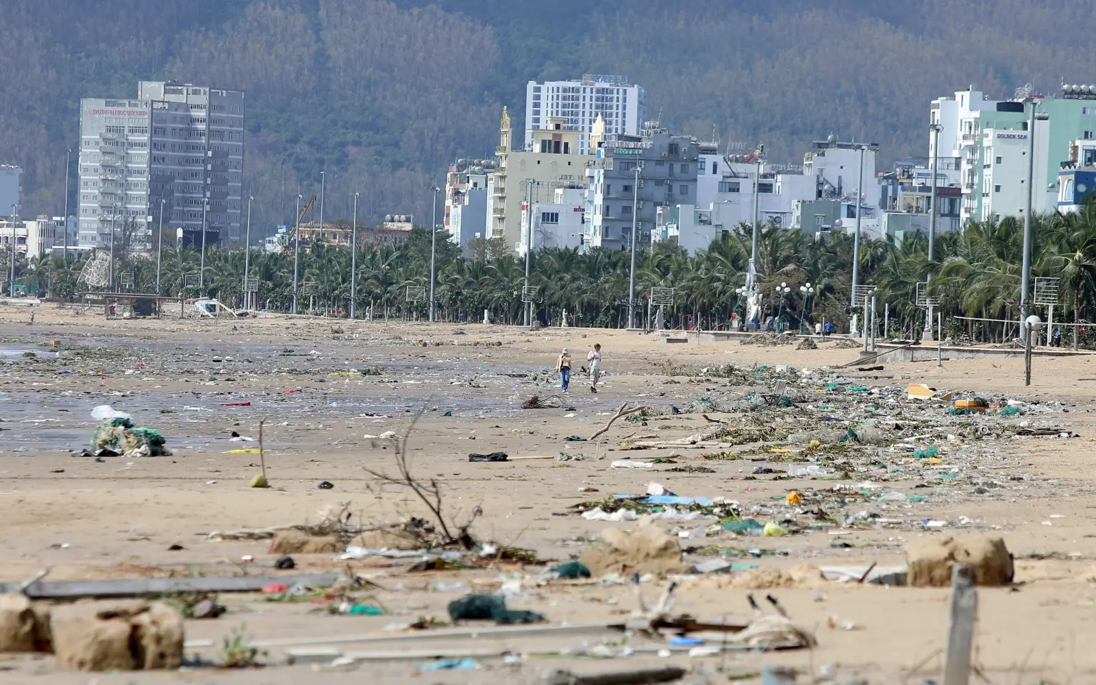 Cover Image for Vietnam flooding death toll rises to 16