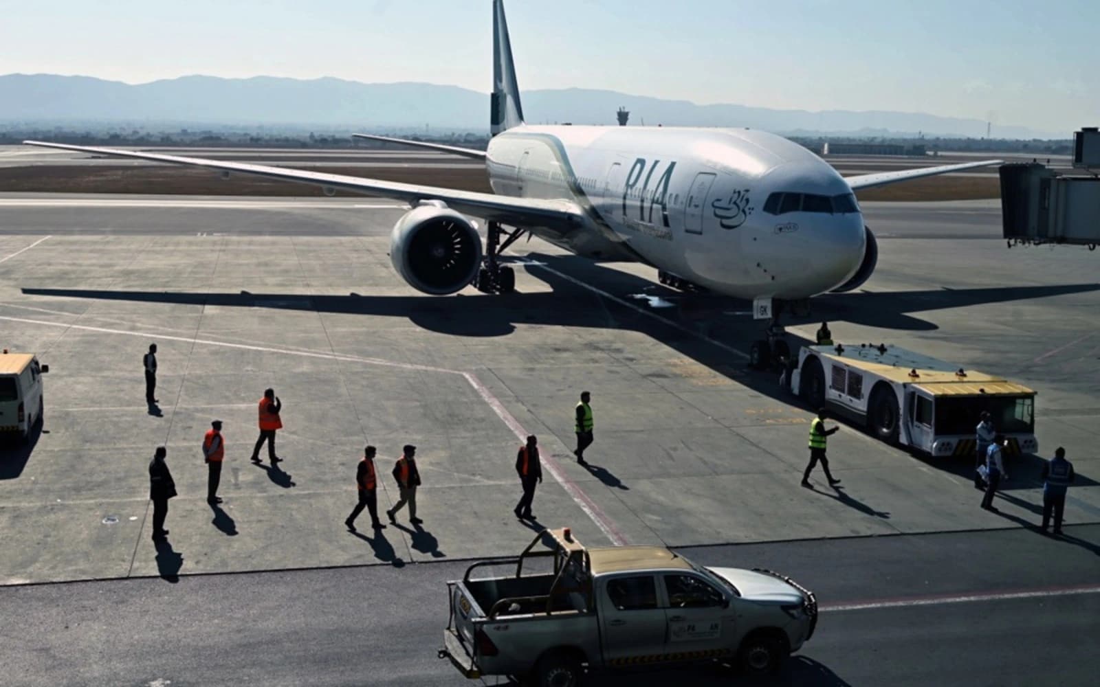 Cover Image for Flag carrier PIA to be run by new owners from April, says Pakistani official