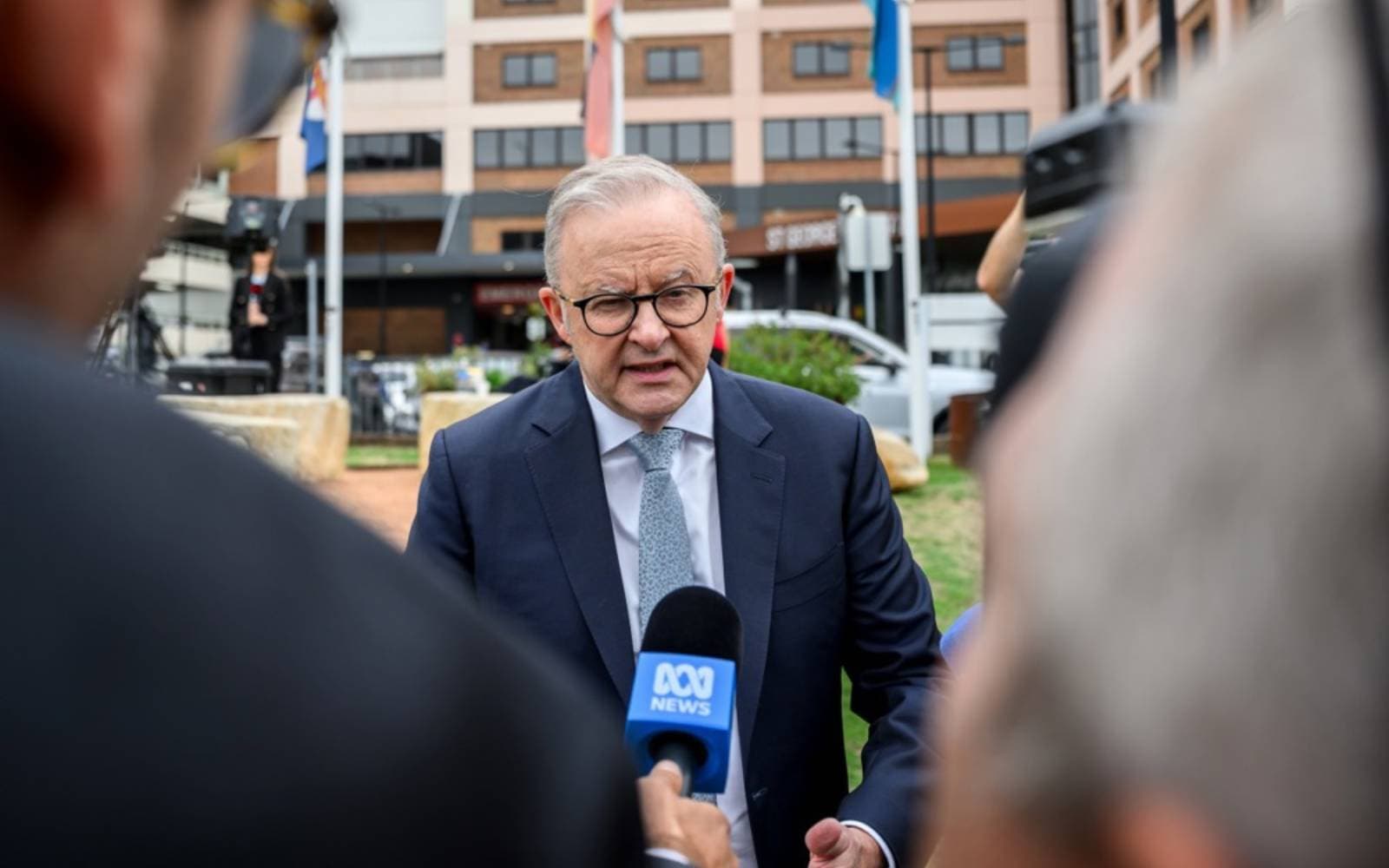 Cover Image for Australia announces gun buyback, day of ‘reflection’ after Bondi shooting