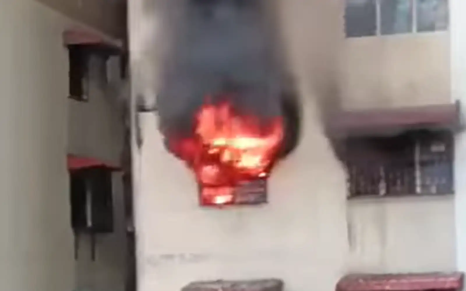 Cover Image for Man, woman die in fire at Sentul PPR