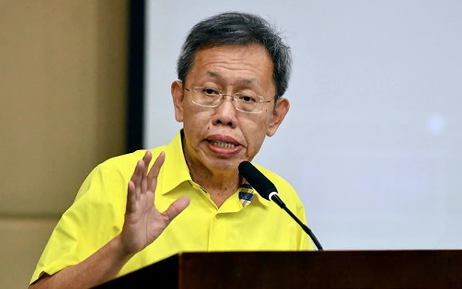 Cover Image for Sim to raise Sarawak’s healthcare worker crunch at next MA63 meeting