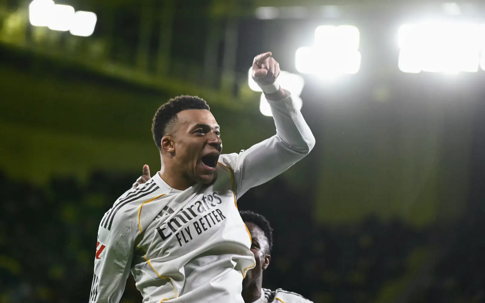 Cover Image for Mbappe double at Villarreal takes Real Madrid to top of La Liga