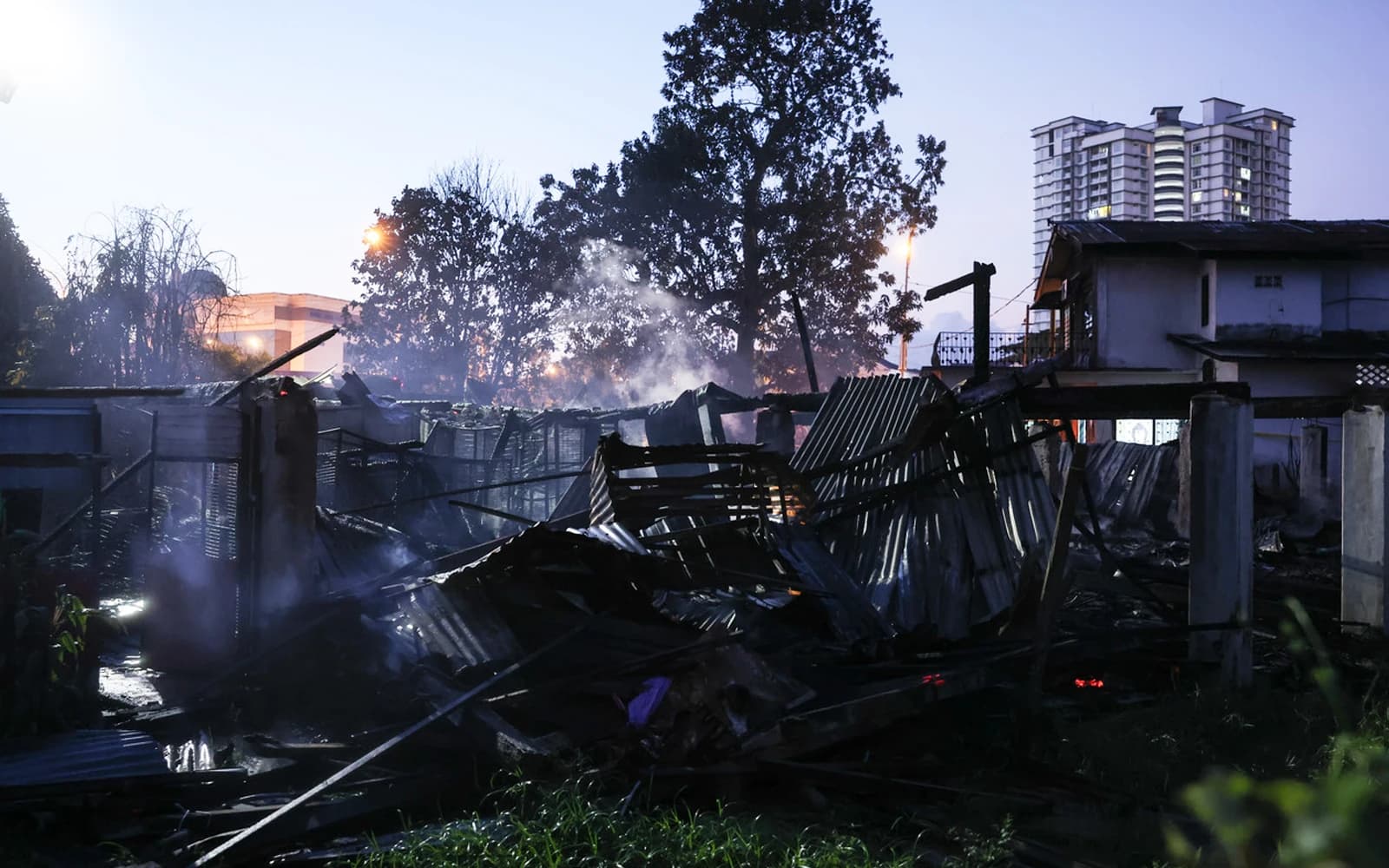 Cover Image for Warga emas maut dalam kebakaran rumah