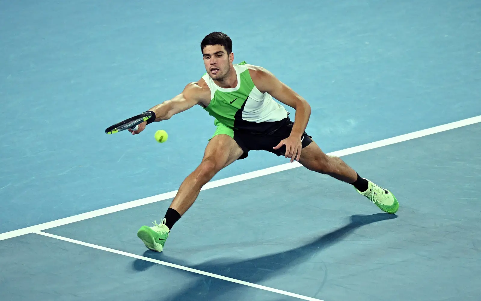Cover Image for Alcaraz braces for De Minaur quarter-final clash at Australian Open