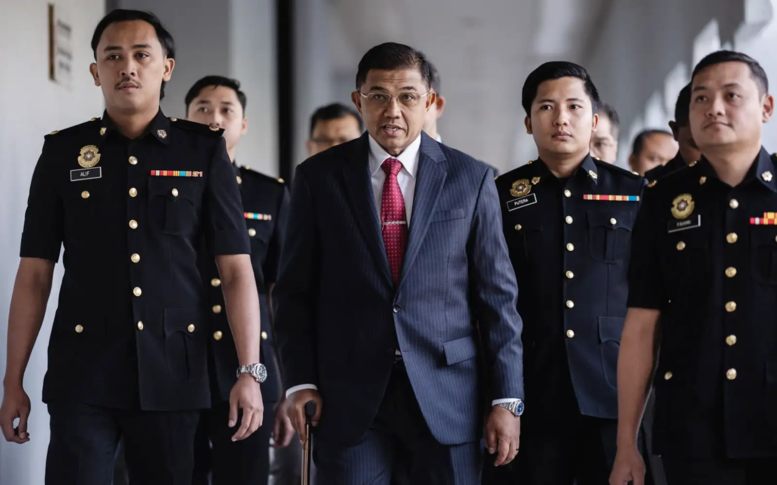 Cover Image for Ex-armed forces chief claims trial to abuse of power, CBT, bribery charges