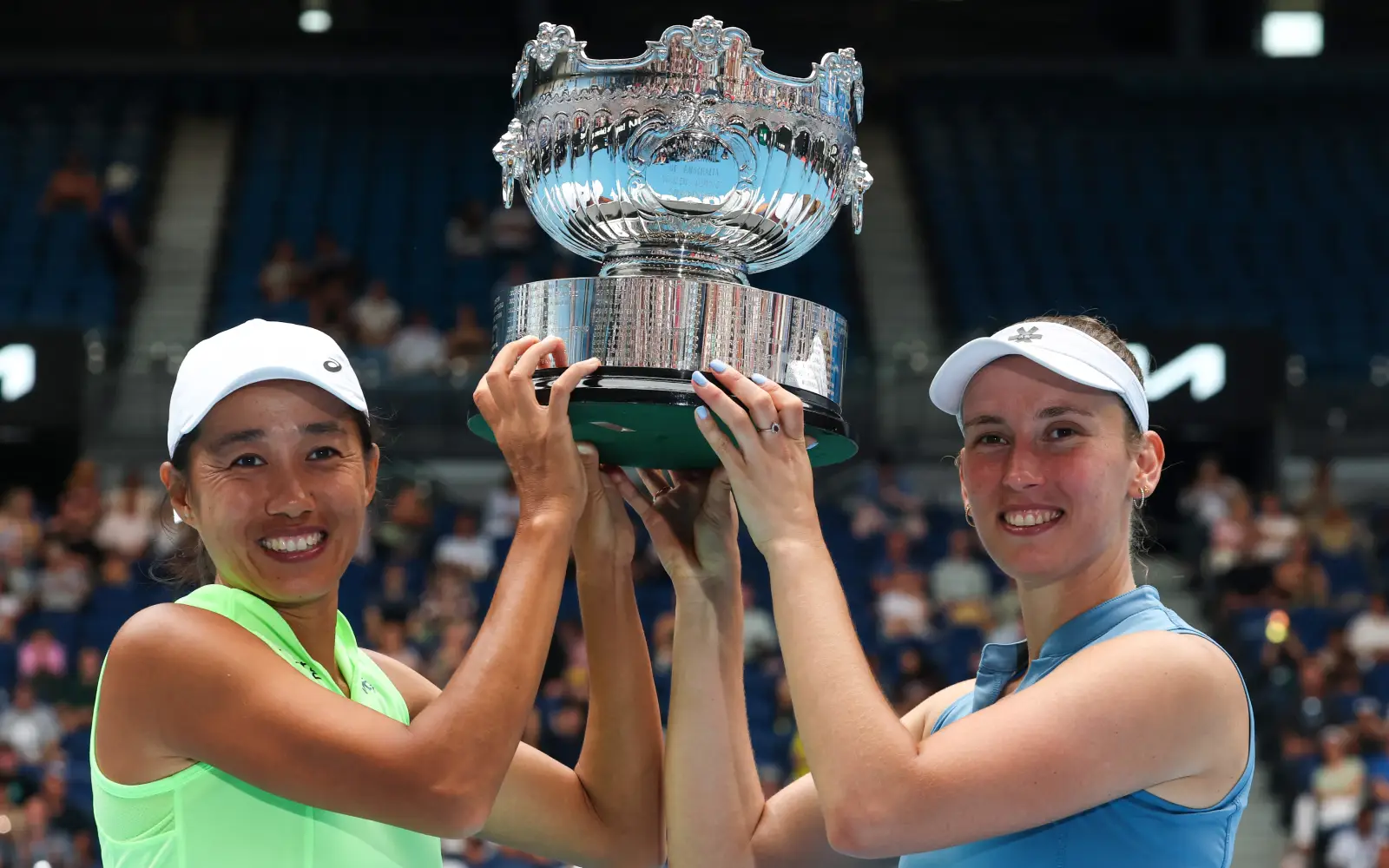 Cover Image for Mertens and Zhang win Australian Open women’s doubles title