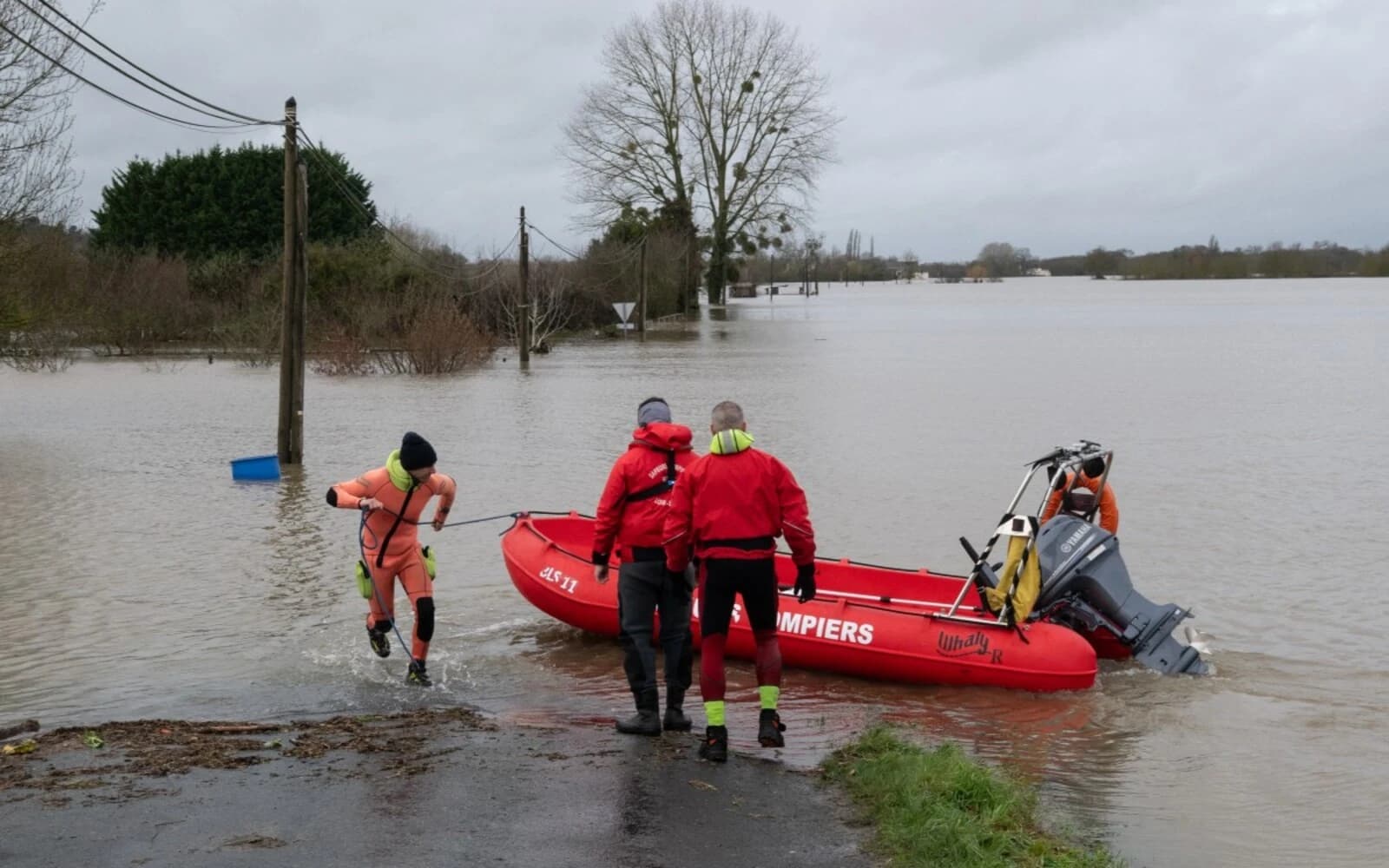 Cover Image for Man missing in floods as France hit by record 35 days of rain