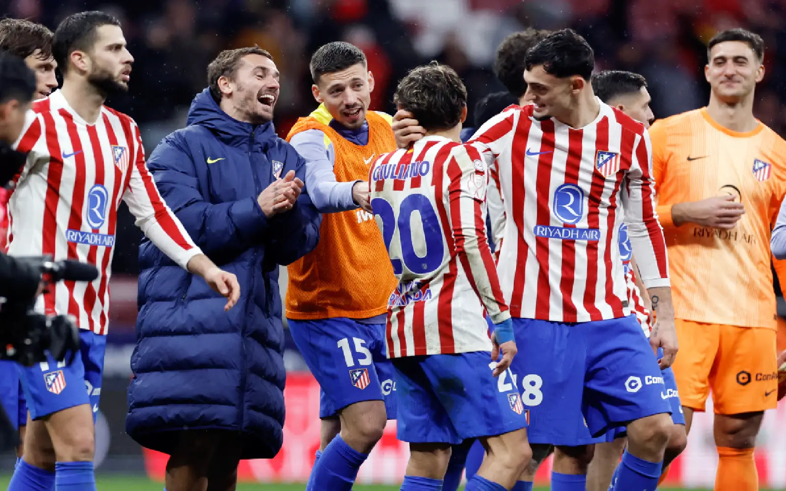 Cover Image for Barca taught ‘lesson’ in Atletico drubbing, says Flick