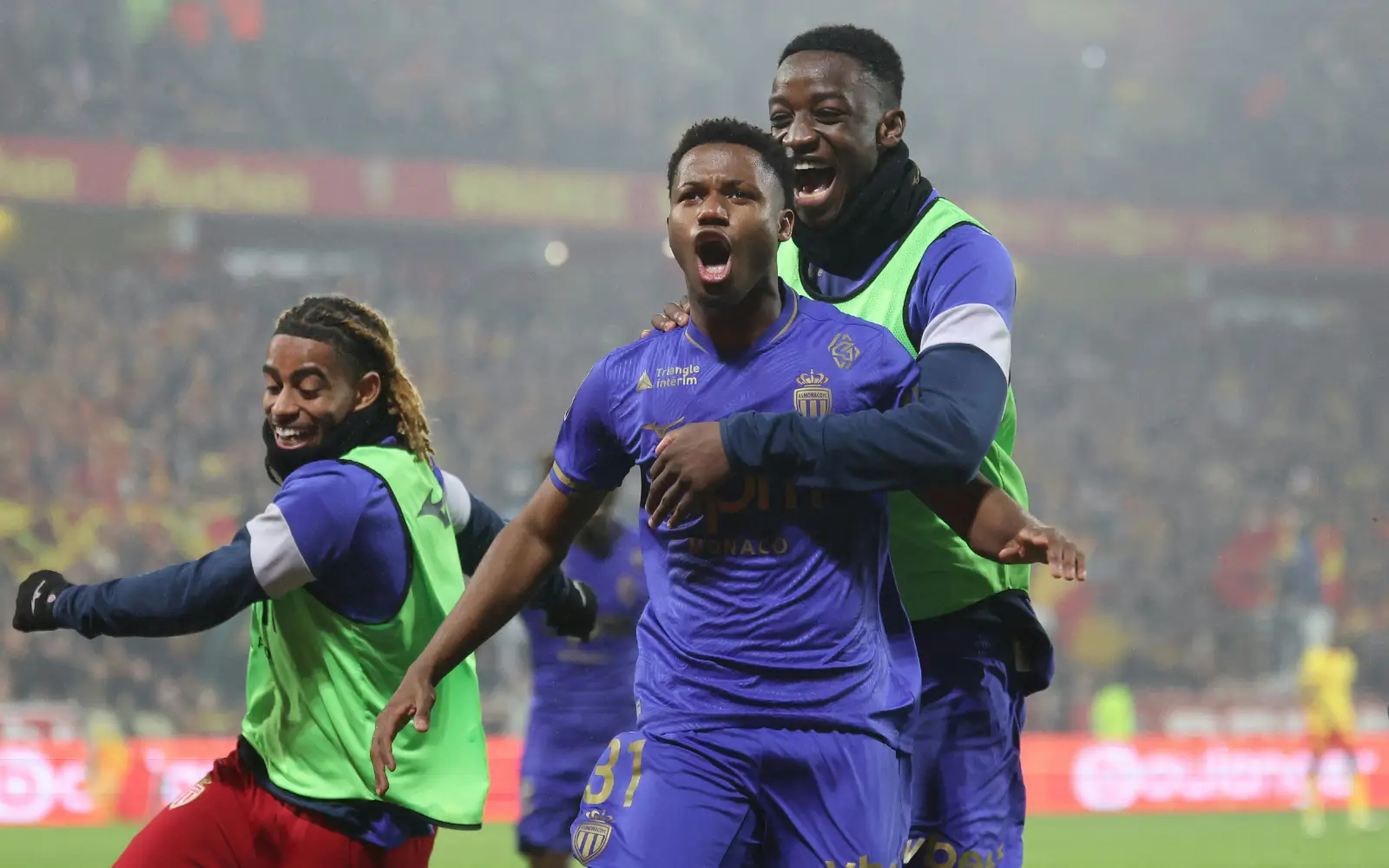 Cover Image for PSG win to reclaim Ligue 1 lead after Lens lose to Monaco