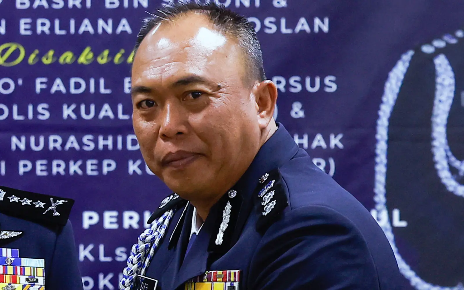 Cover Image for Cops looking for housemate who molested woman in her sleep