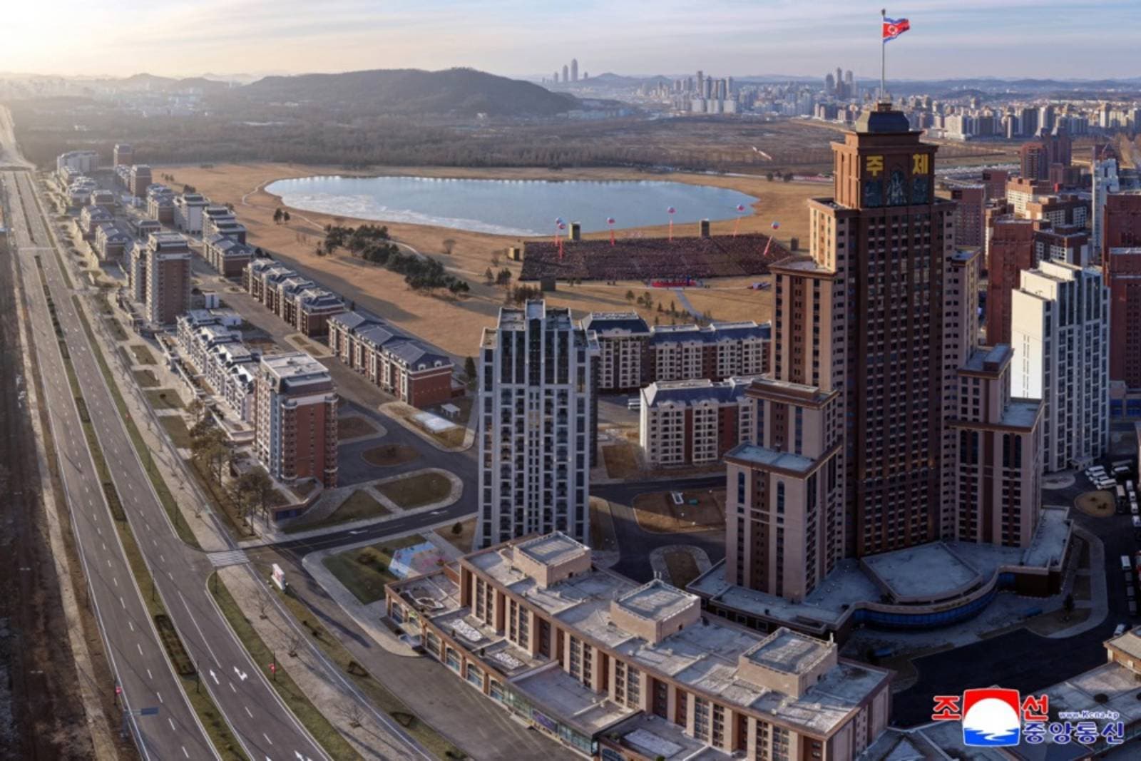 Cover Image for North Korea’s Kim marks completion of Pyongyang housing project