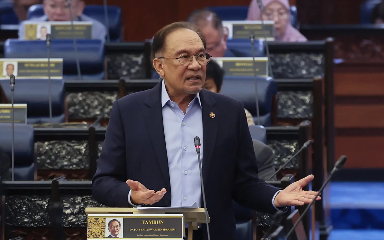 Cover Image for National grids can still supply enough power for data centres, says PM