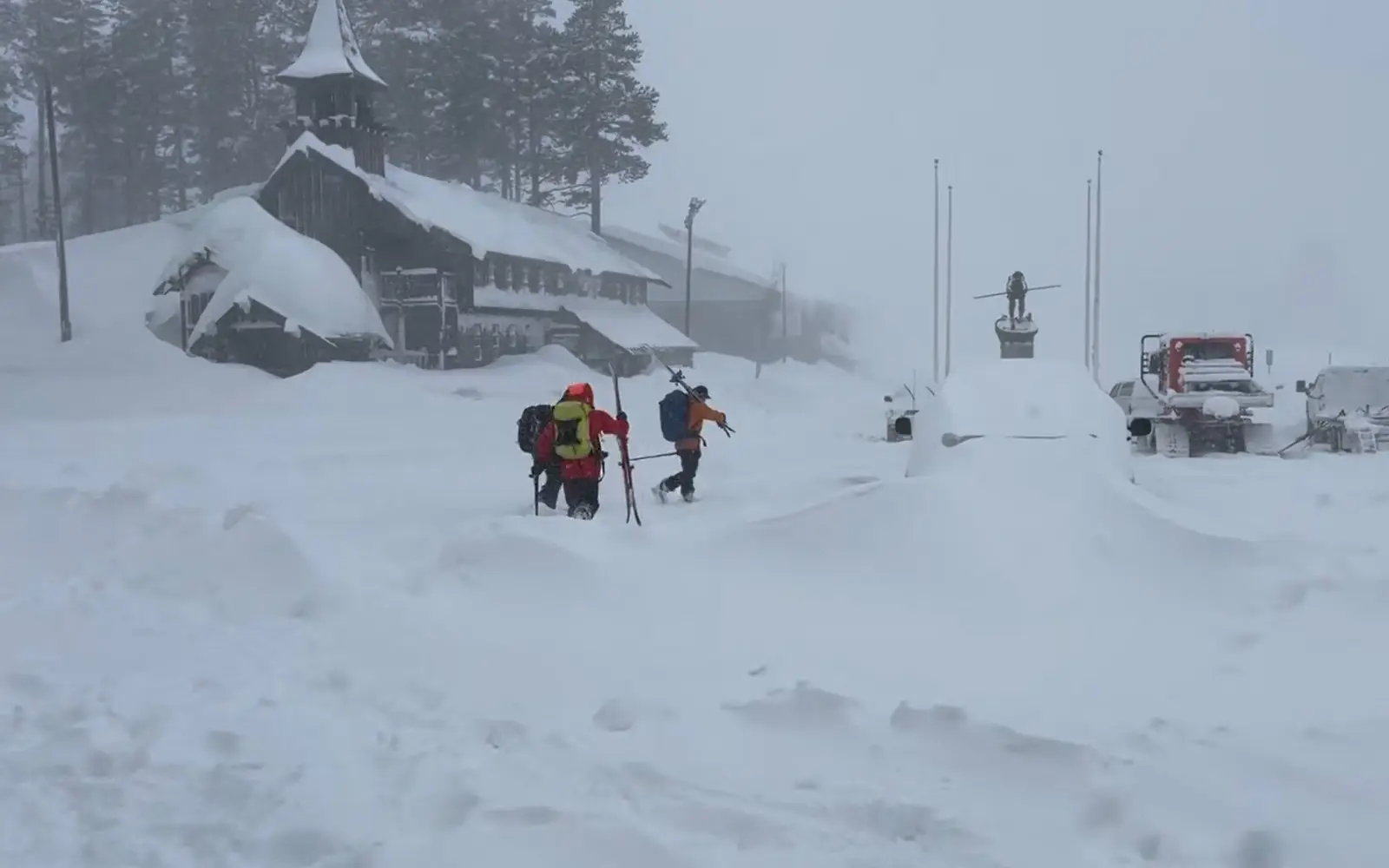 Cover Image for Rescuers recover final body after deadly California avalanche