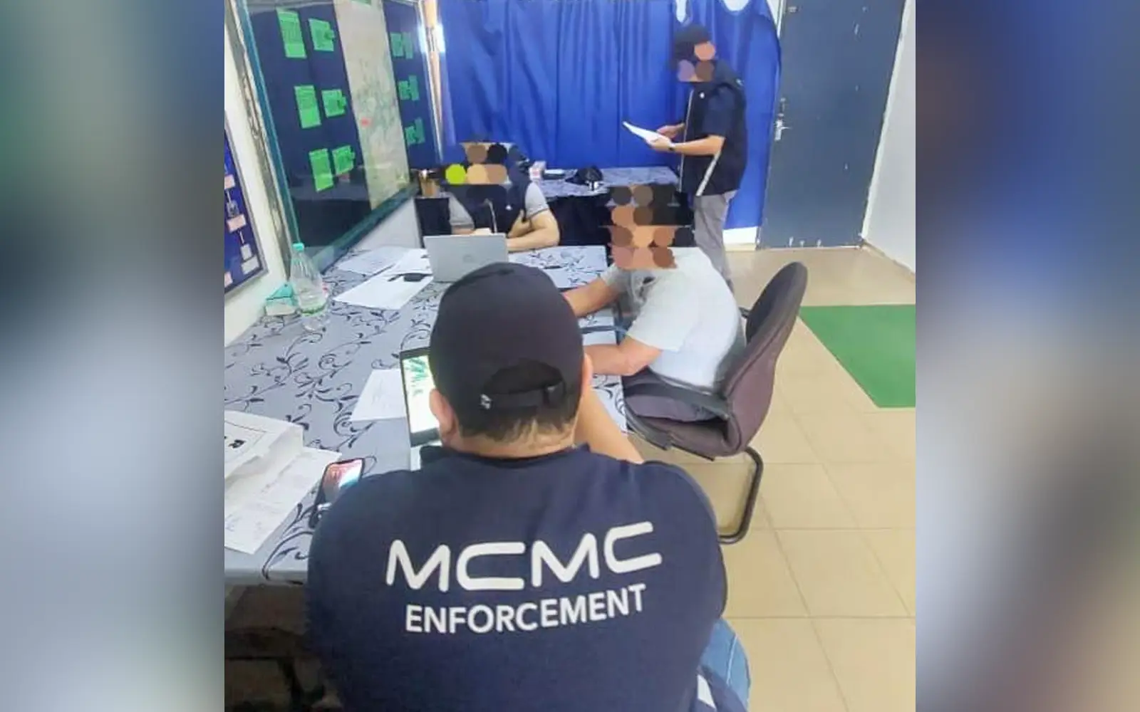 Cover Image for Man under probe for allegedly insulting Terengganu royalty online