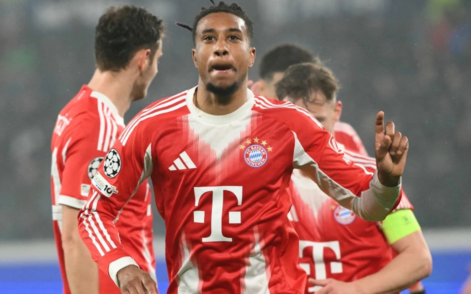 Cover Image for Bayern on verge of Champions League quarters after hitting Atalanta for six