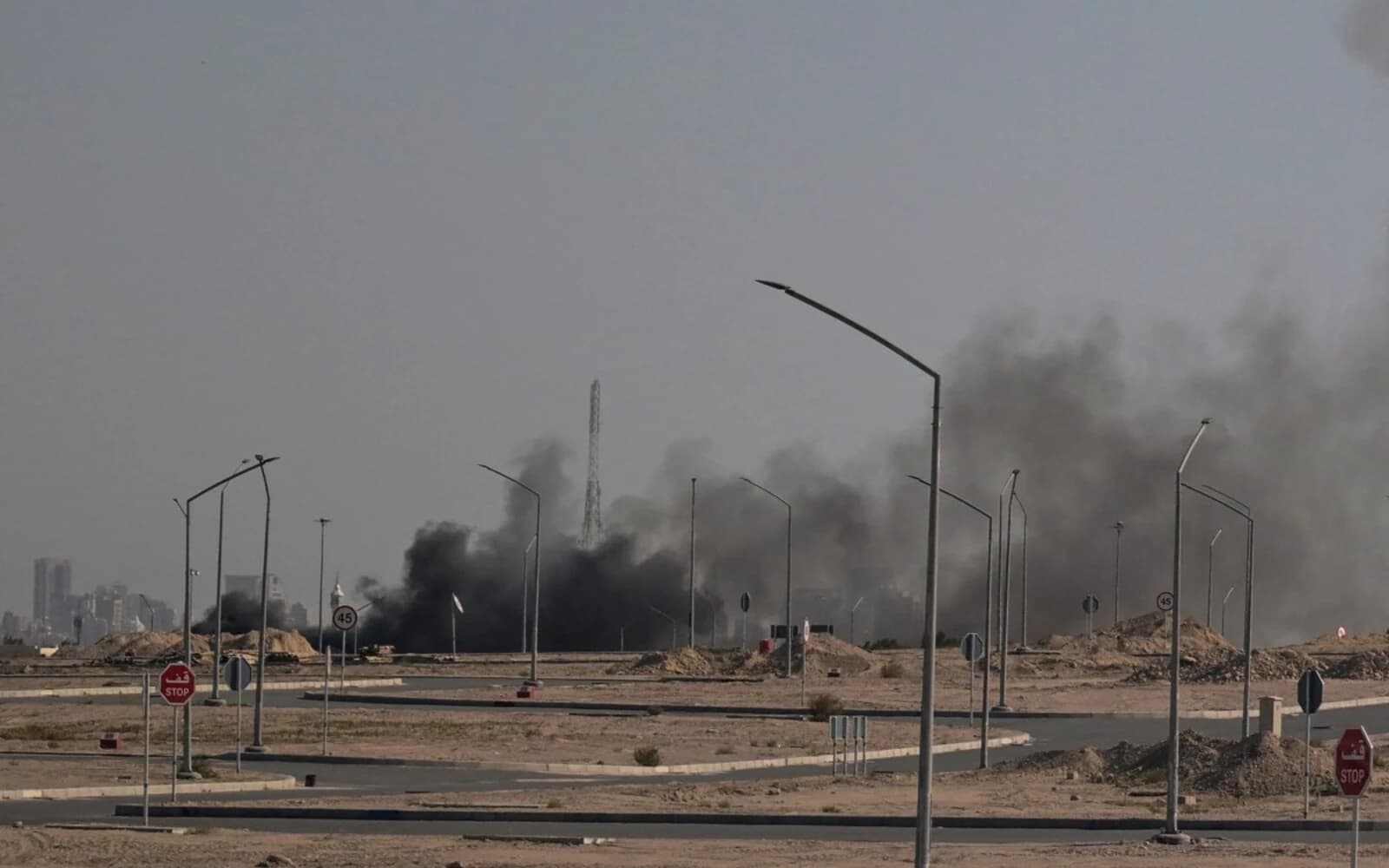 Cover Image for Smoke rises from US embassy, US warplanes crash in Kuwait